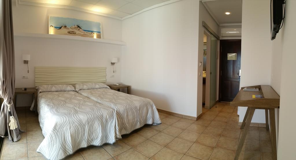 Hotel Bahia La Savina  Oda fotoğraf