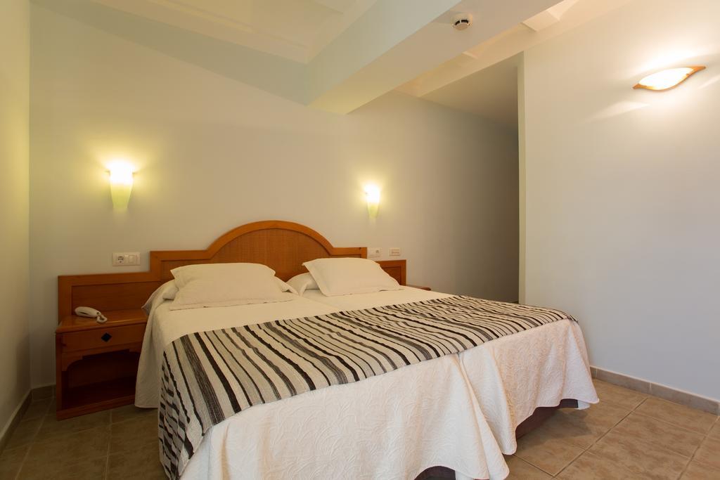 Hotel Bahia La Savina  Dış mekan fotoğraf